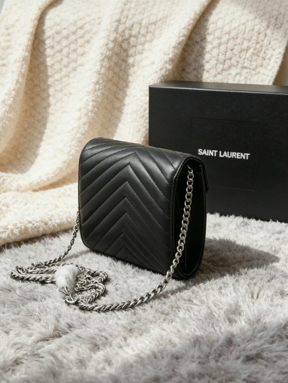 Saint Laurent Envelope Medium Bag - Picture 8 of 8